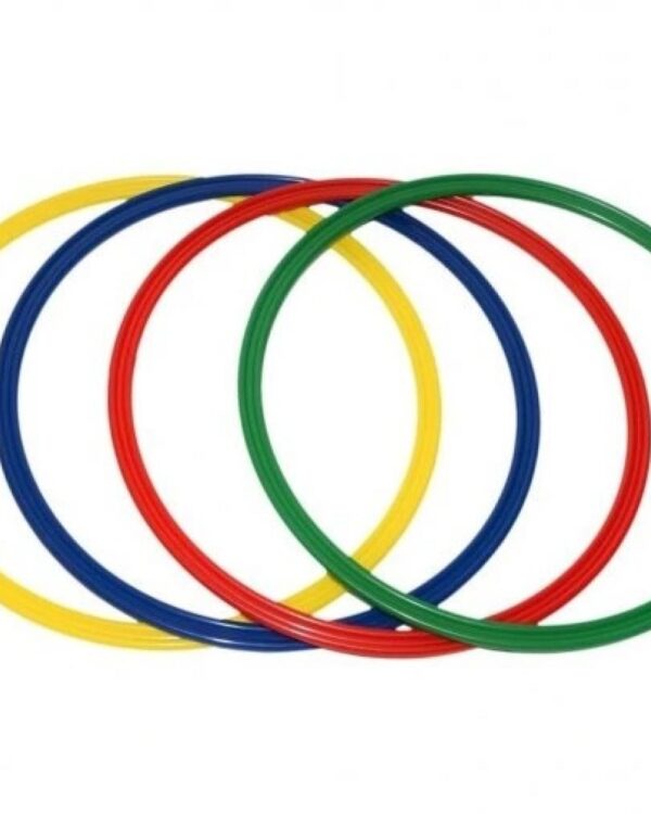 Sada gymnastických obručí 70cm/4ks Naše gymnastické obruče přinesou nový rytmus do každé cvičební lekce! Sada čtyř barevných obručí v průměru 70 cm rozvlní boky malých i velkých sportovců. Červený