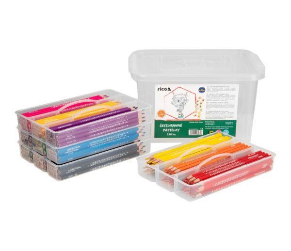 Pastelky RICO šestihranné 3mm v úložném praktickém boxu 216ks Pastelky RICO šestihranné 3mm v úložném praktickém boxu 216ks Šestihranné pastelky v sadě 216 kusů jsou nepostradatelným pomocníkem pro každou školní třídu nebo výtvarný kroužek. Tradiční šestihranný profil zajišťuje pohodlný úchop a vysokou kontrolu nad stopou