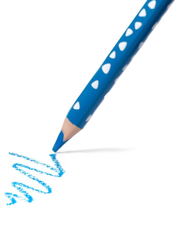 Pastelka RICO trojhranná JUMBO světle modrá Dokreslilo vaše dítě svou nejoblíbenější barvu a nechcete kvůli tomu kupovat hned celou novou sadu? Tato extra silná JUMBO pastelka je ideálním řešením pro doplnění školních penálů i domácích výtvarných kufříků. Díky své robustnosti a ergonomickému tvaru je navržena tak