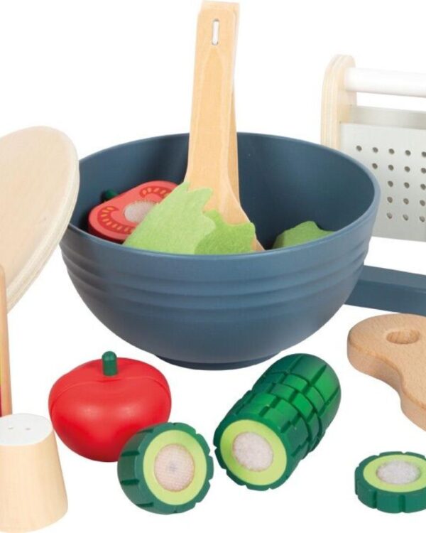 Sada zelenina krájecí Tato rozsáhlá sada přináší radost z kuchařské hry: masivní dřevěná mísa