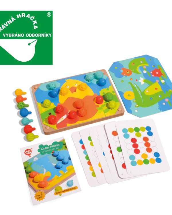 Dřevěná mozaika se silikonovými kolíčky Mozaika je herní set pro děti rozvíjející jemnou motoriku a tvořivé myšlení. Dítě si vybere jednu z barevných předloh